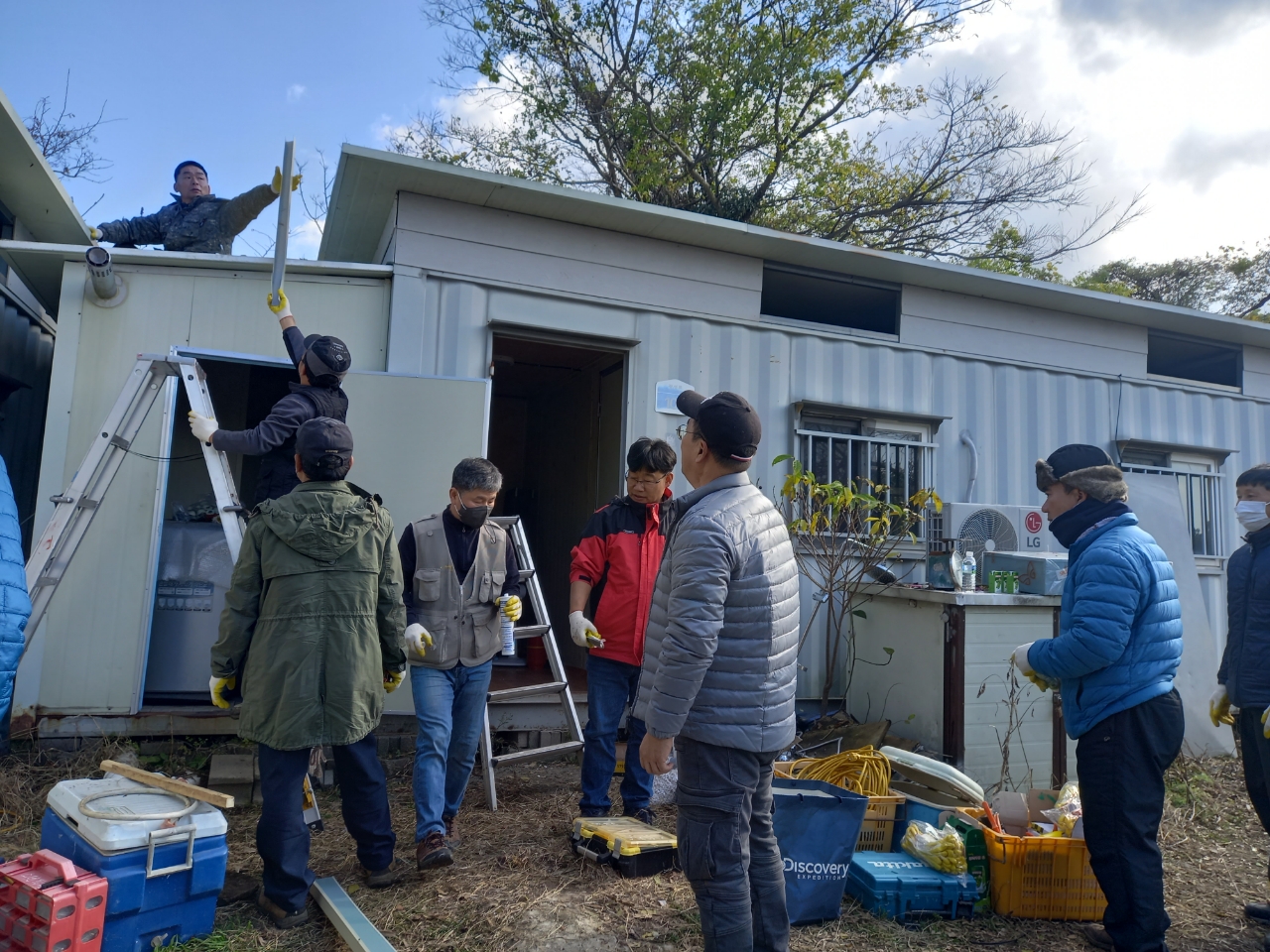 애월읍, 사마리아인회 봉사단과 협력 동절기 주거취약가구 집수리 활동 실시 첨부이미지