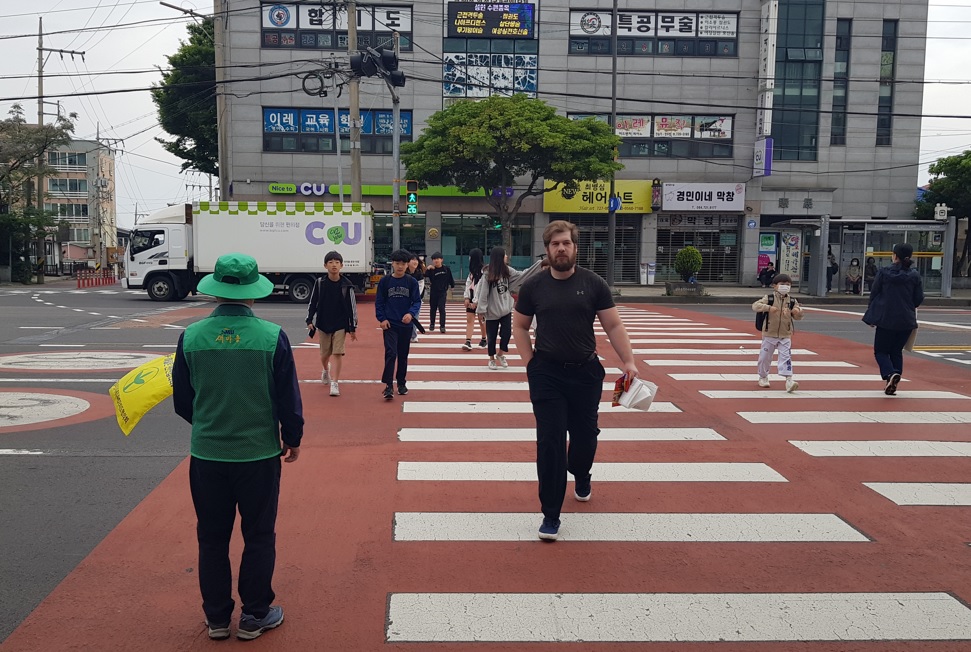 새마을지도자삼양동협의회, 교통안전 봉사 실시 첨부이미지