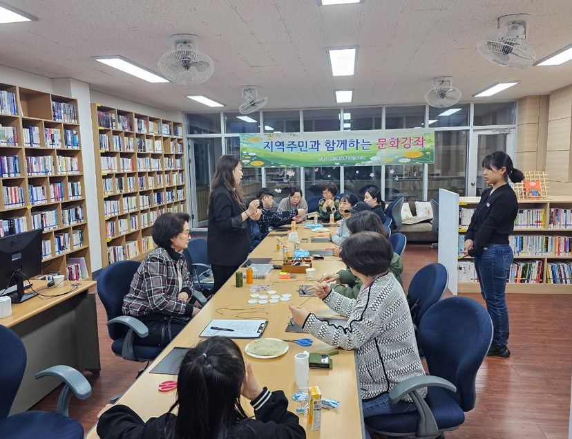 이도1동새마을문고, 지역주민과 함께하는 마크라메(매듭공예) 체험 첨부이미지