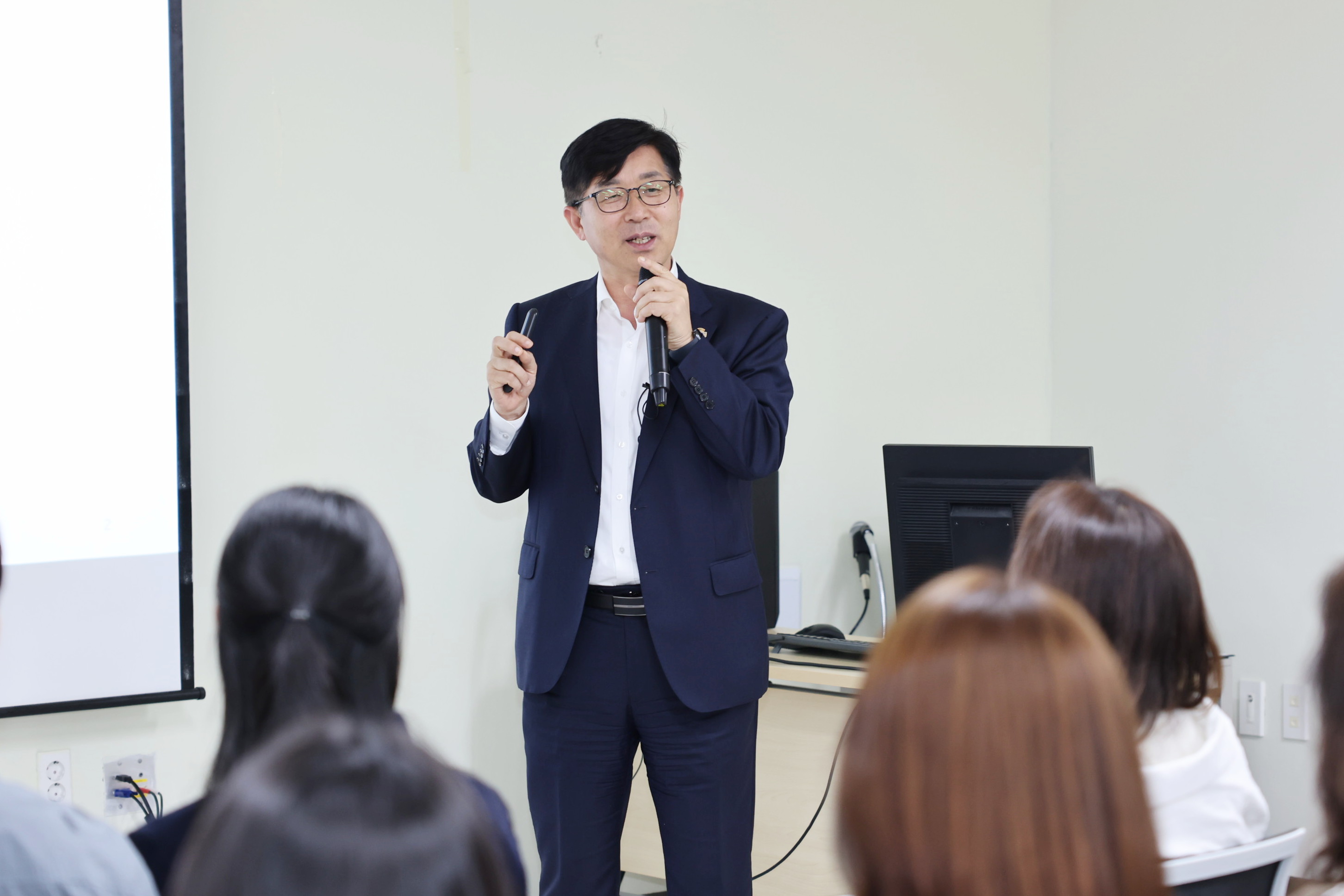 현원돈 부시장,‘C-Time 클래스’공직자들과 유쾌한 소통 (4).JPG