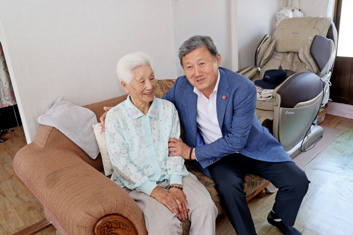_가정의 달맞이 관대 어르신 가정방문1.JPG