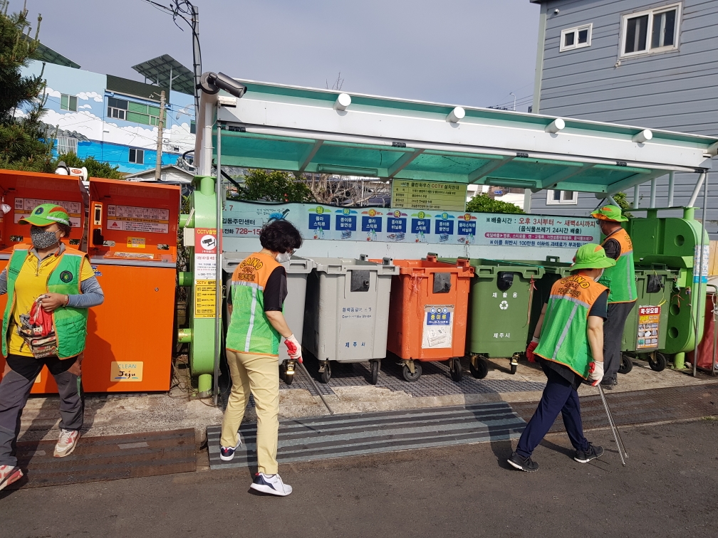 건입동지역자율방재단, 클린하우스 방역 및 점검활동 전개 첨부이미지