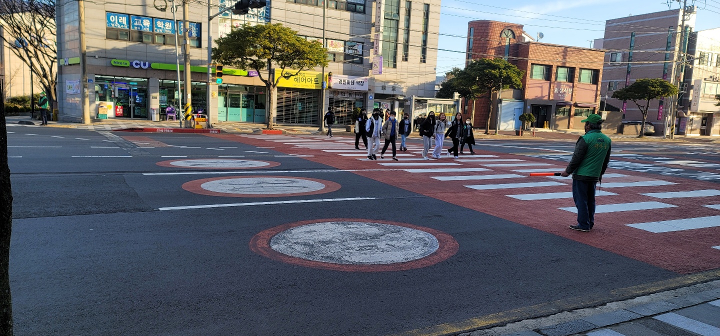 (3.3.삼양동) 새마을지도자삼양동협의회, 어린이 안전 등교를 위한 교통안전 봉사 첨부이미지