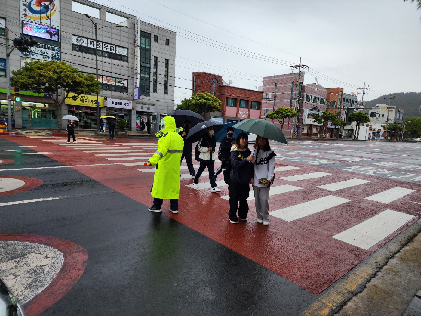 어린이 안전 등교를 위한 교통안전 봉사 첨부이미지
