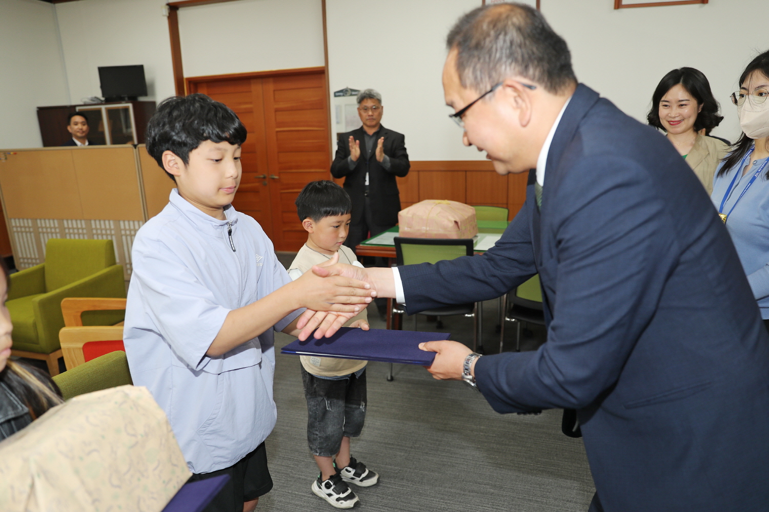 _강병삼제주시장, 지역아동센터 어린이 백일장 시상 (3).JPG