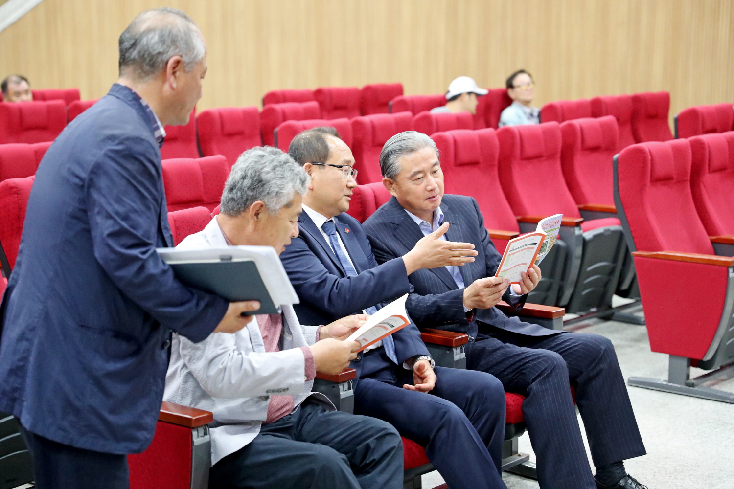 _한국경주마생산자협회 브리즈업 경매 참관 (3).JPG