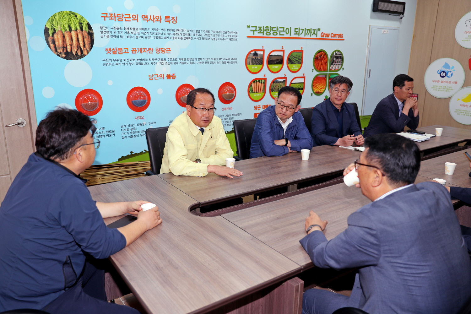 _강병삼 제주시장 , 구좌농협 유통센터 당근 가공공장 방문 6.JPG