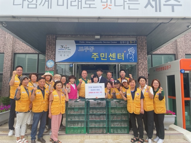 정성상의 사업소, 도두동 경로당 삼계용 닭 기부 첨부이미지