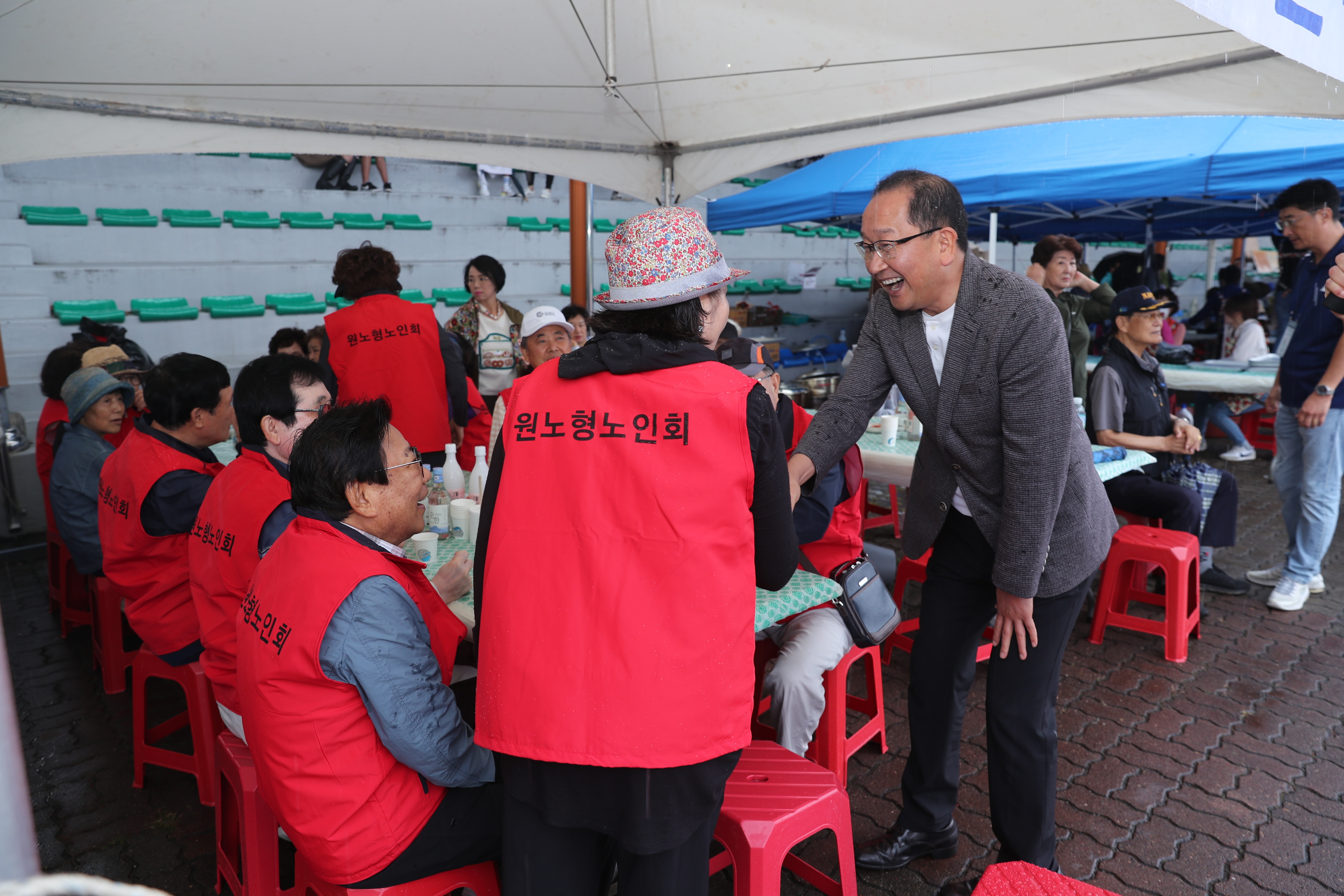 강병삼 제주시장, 제29회 노형동민 단합대회 참석2.jpg