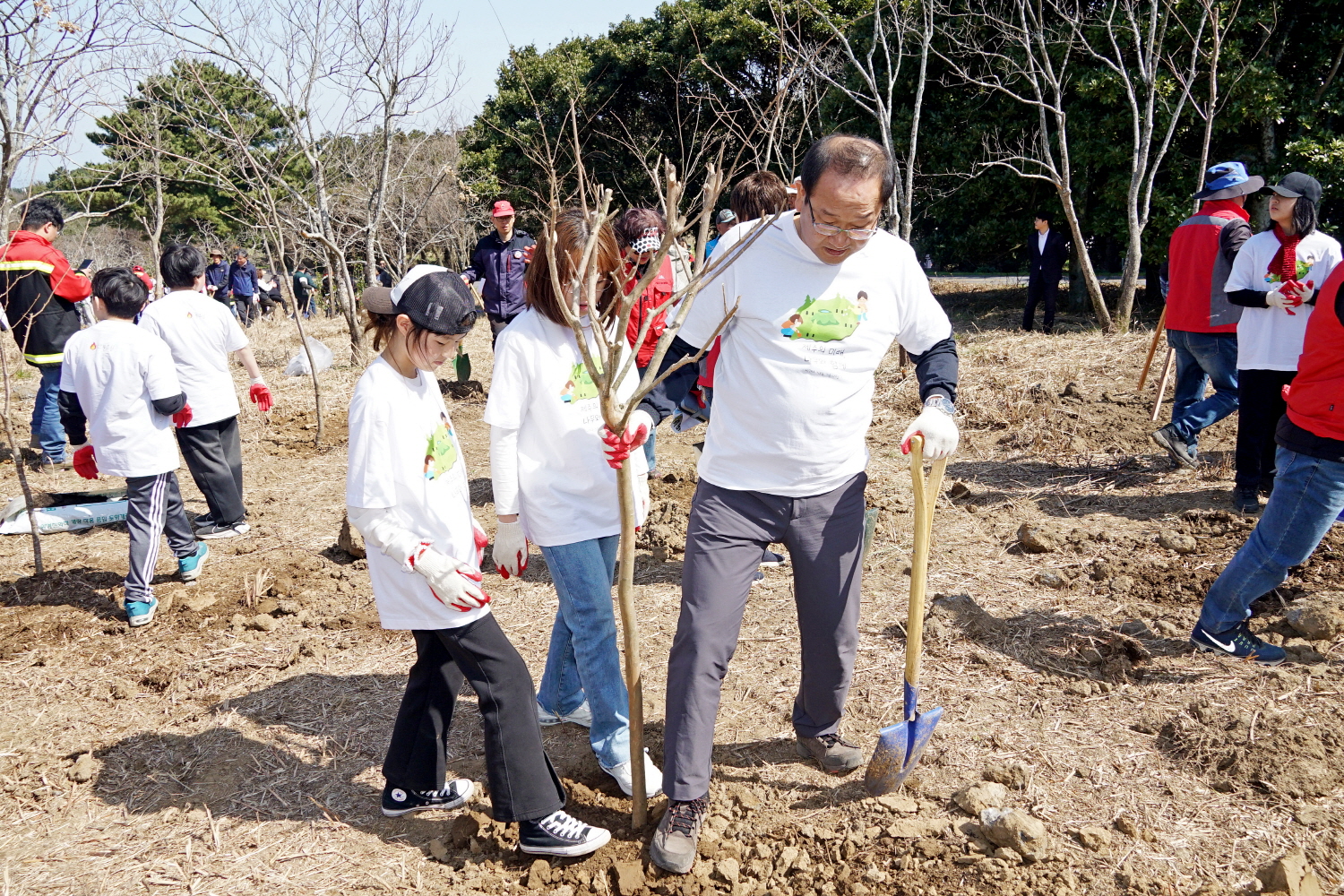 제79회 식목일기념 나무심기 첨부이미지