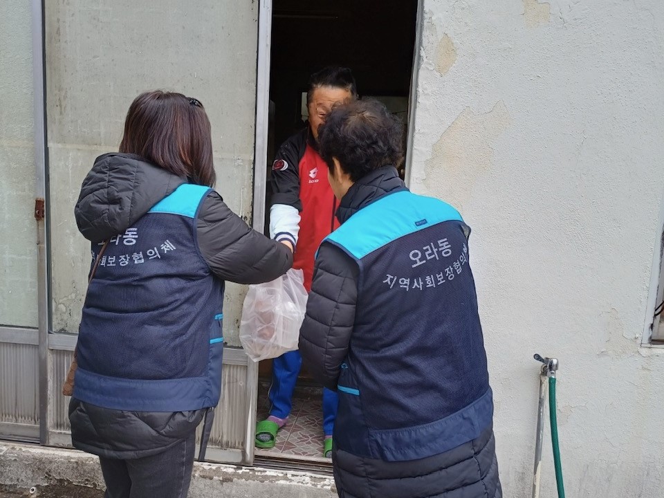 오라동지역사회보장협의체, 독거노인가구 밑반찬 전달 첨부이미지