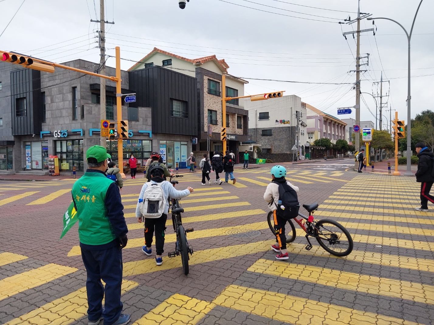 새마을지도자삼양동협의회,  어린이 안전을 위한 교통안전 캠페인 실시 첨부이미지