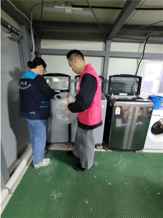 이도1동 지역사회보장협의체와 주민자치위원회 복지분과 사랑나눔 빨래방 봉사활동 전개 첨부이미지