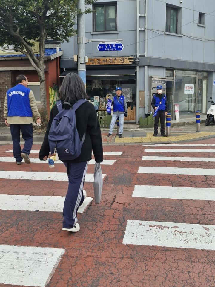 바르게살기운동 이도1동위원회, ‘교통질서지키기 캠페인’전개 첨부이미지