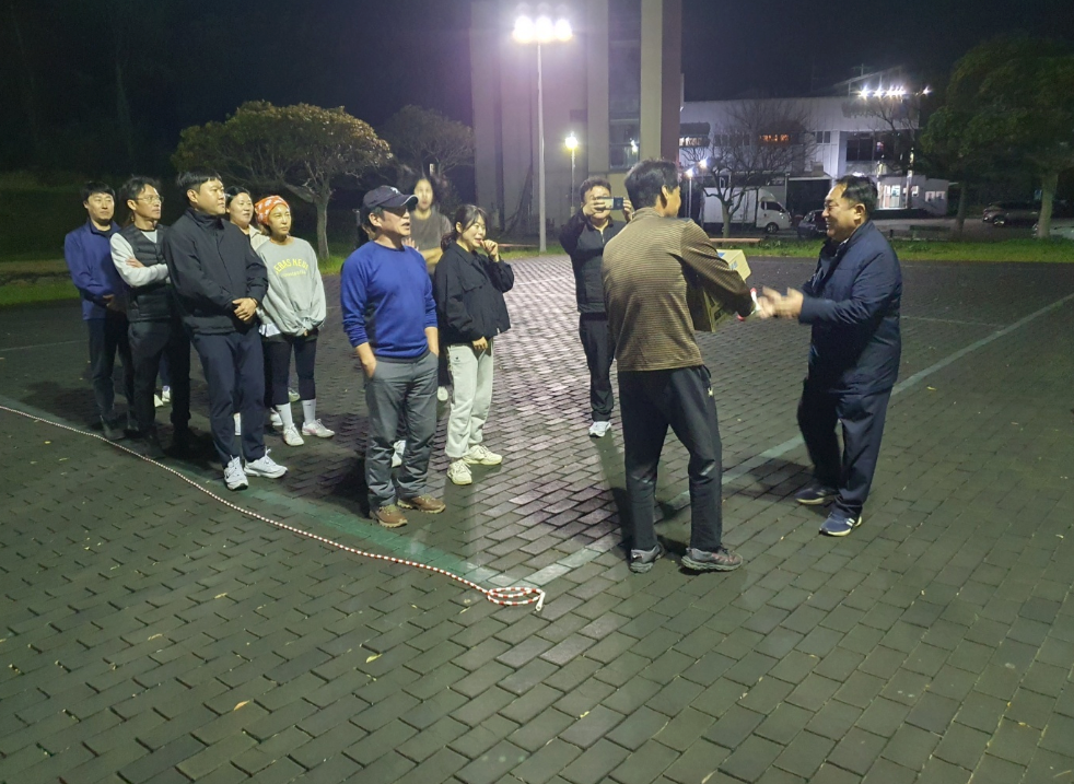 이호동 도민체육대회 참가 선수단 연습 격려 첨부이미지
