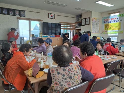 이호동 동마을청년회, 어르신 식사 제공