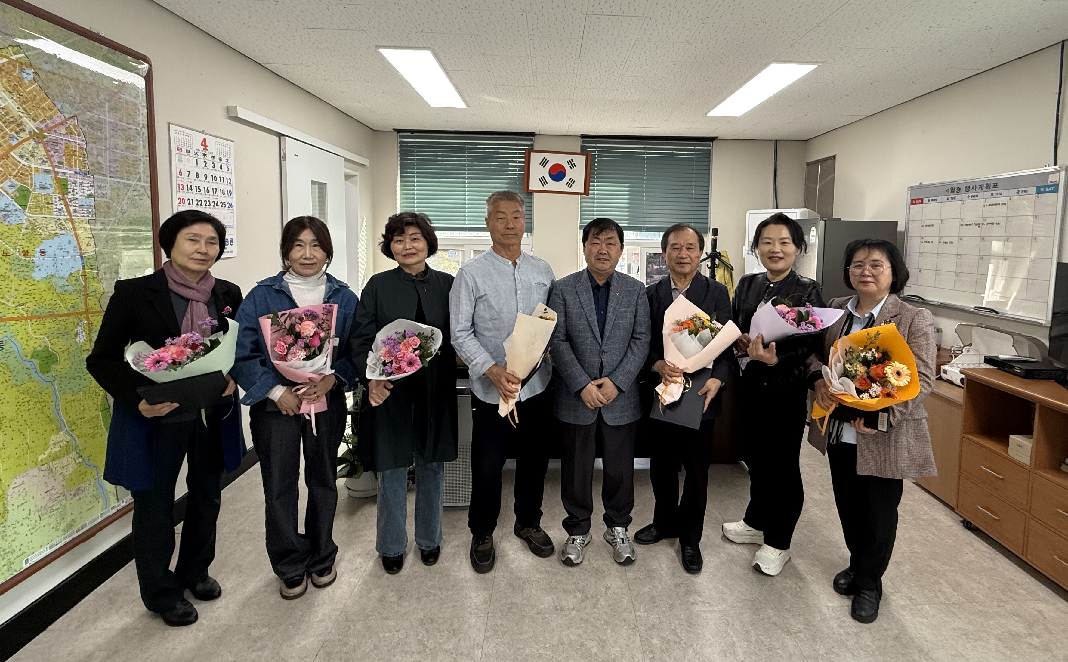 노형동, 퇴임 통장 감사장 전달식 개최 첨부이미지