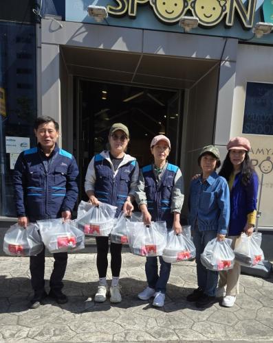 (삼양동)삼양동 지역사회보장협의체 취약계층에 밑반찬 전달.jpg