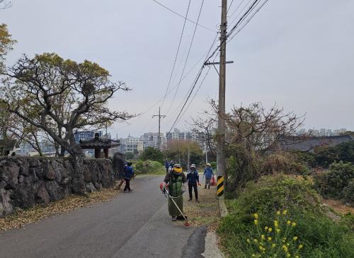 외도동 지역사회보장협의체, 풀베기및 환경정비 활동 전개