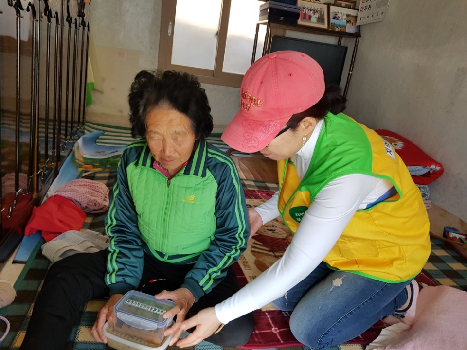 추자면지역사회보장협의체 반찬배달 실시 첨부이미지